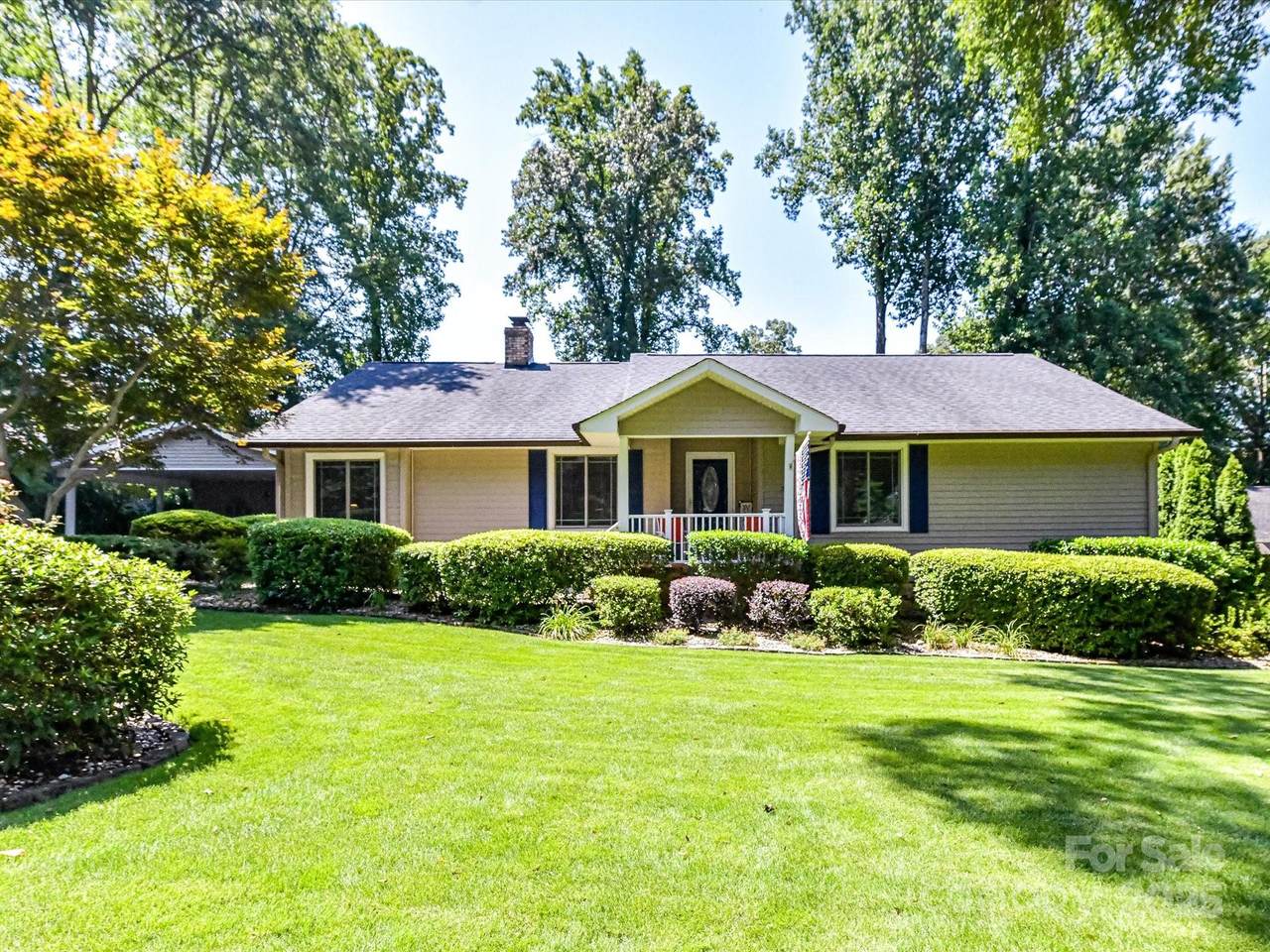 1047 Honeybee Trail - Photo 1
