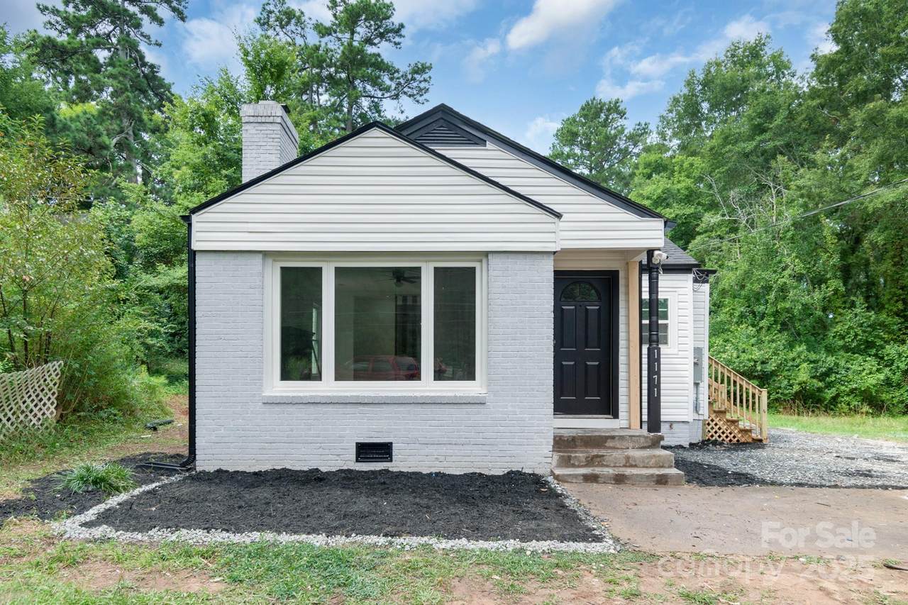 1171 Salisbury Street - Photo 1