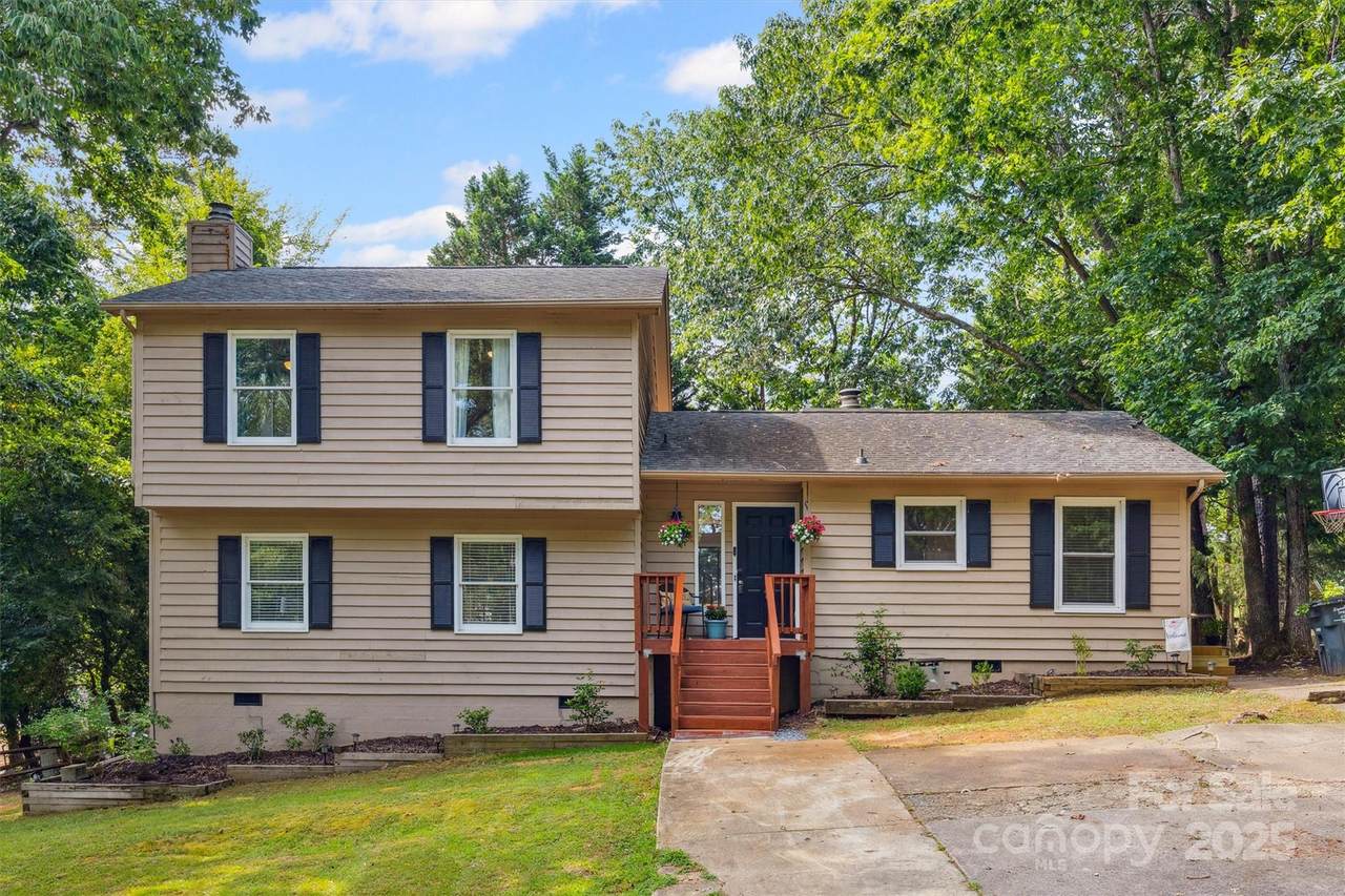 9111 Windjammer Drive - Photo 1