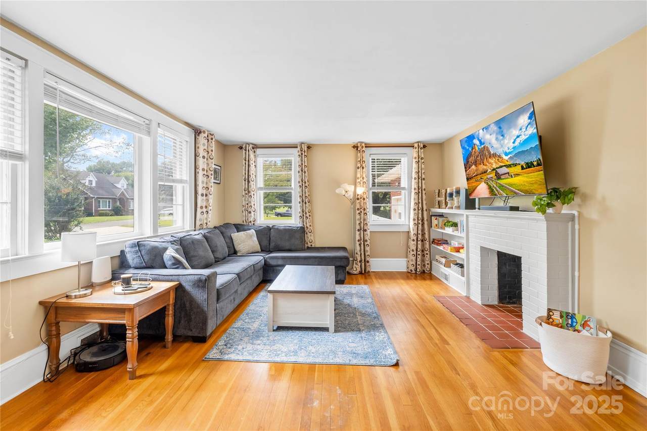 207 2nd Avenue - Photo 1