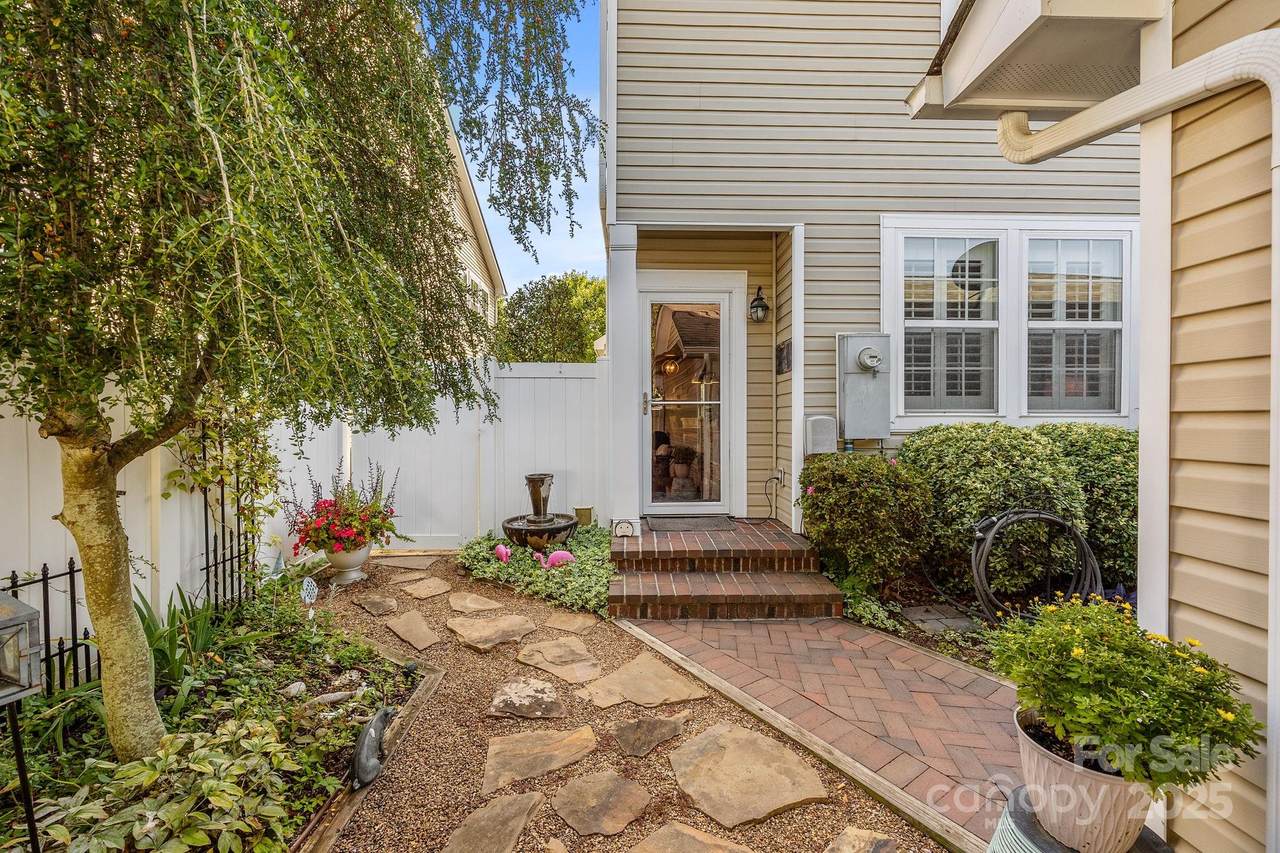 18333 The Commons Boulevard - Photo 1