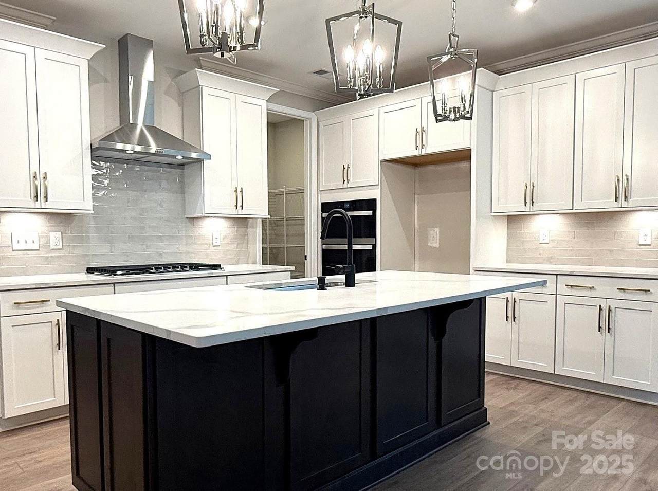 9850 Quercus Lane - Photo 1