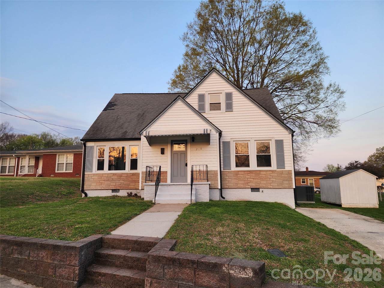 210 Lincoln Street - Photo 1