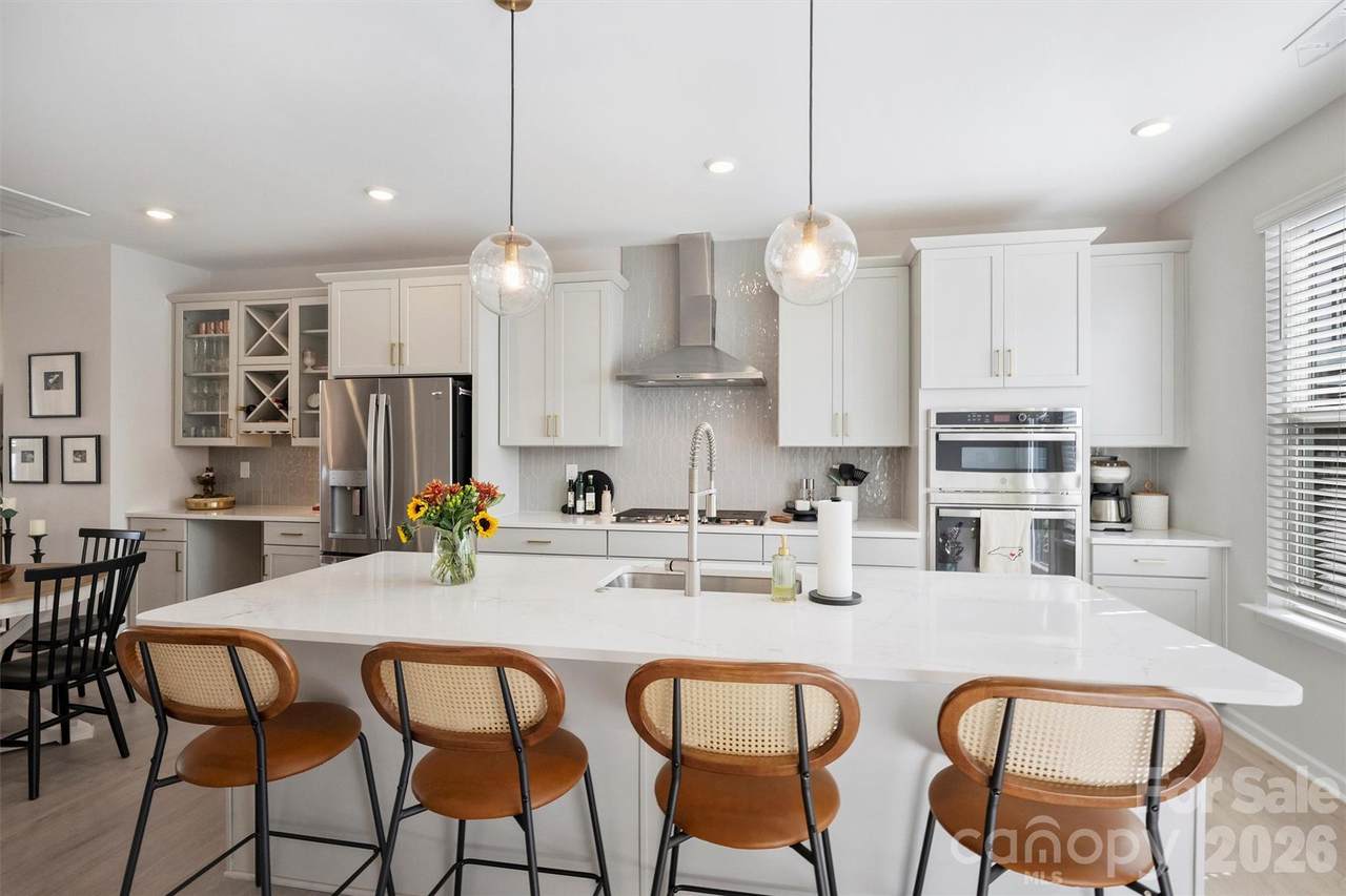 912 Mary Max Drive - Photo 1