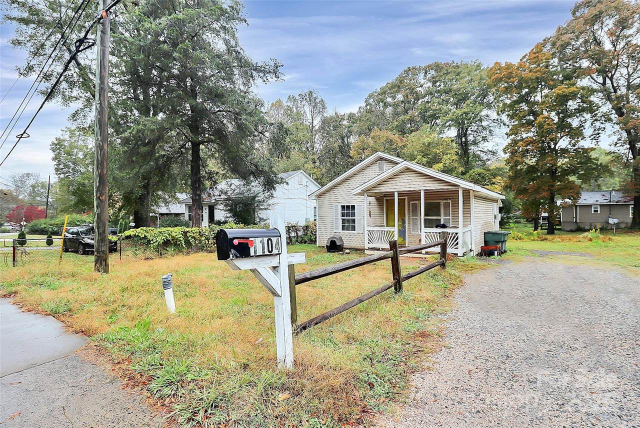 1104 Davidson Avenue - Photo 1