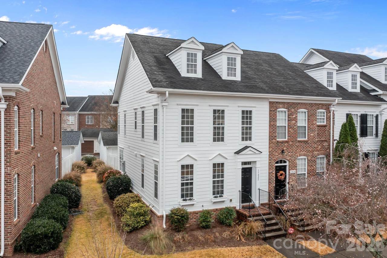 11422 Potters Row - Photo 1