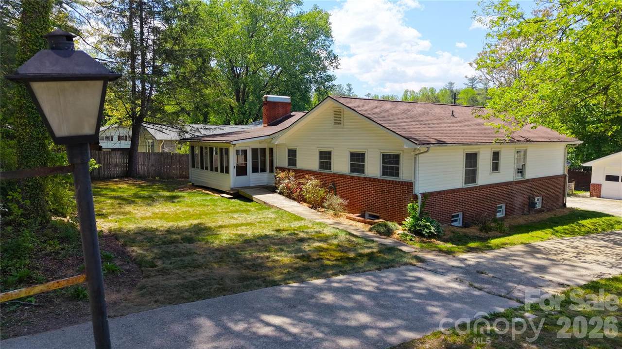 1627 Greenville Highway - Photo 1
