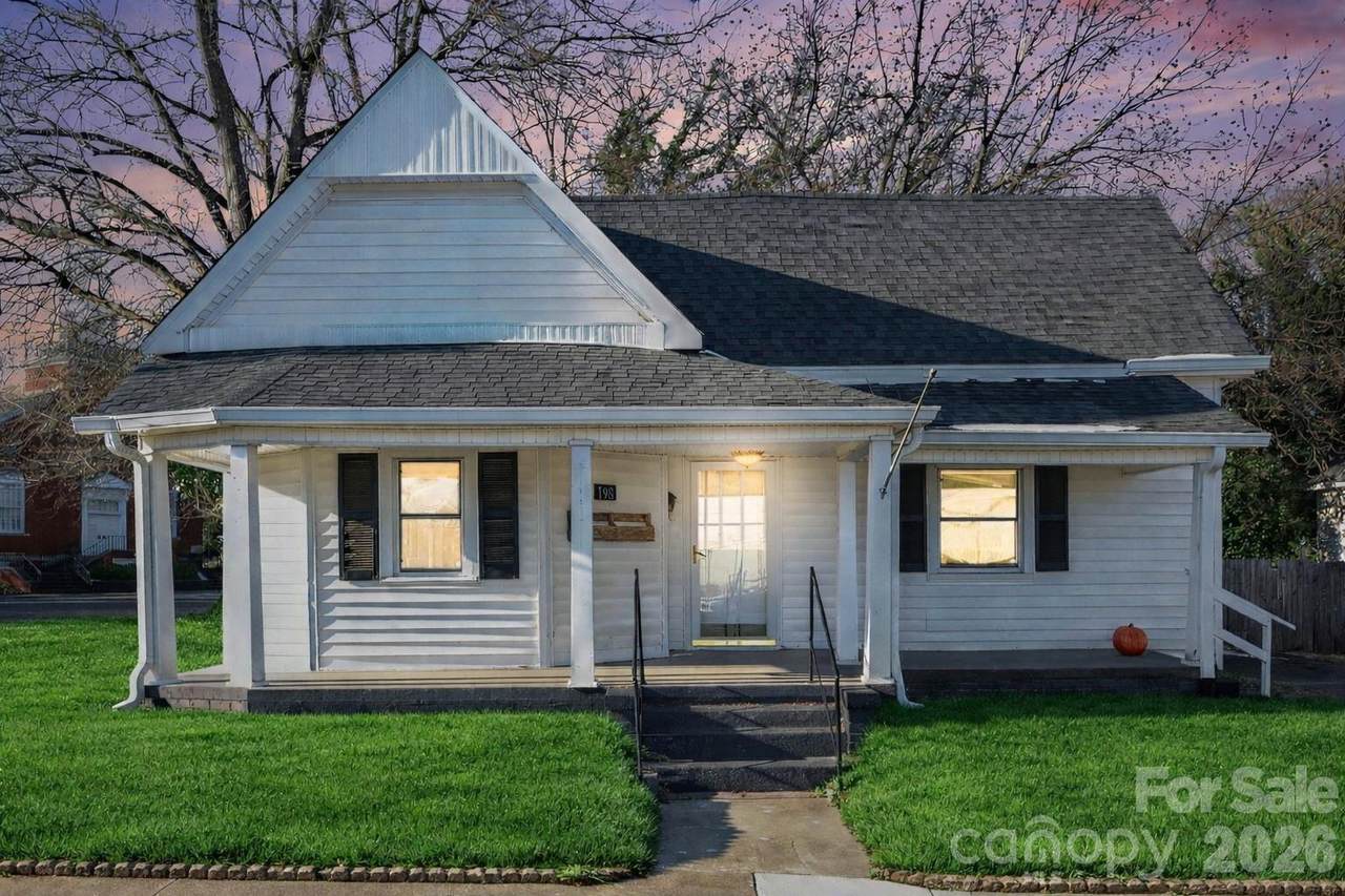 198 Buffalo Avenue - Photo 1