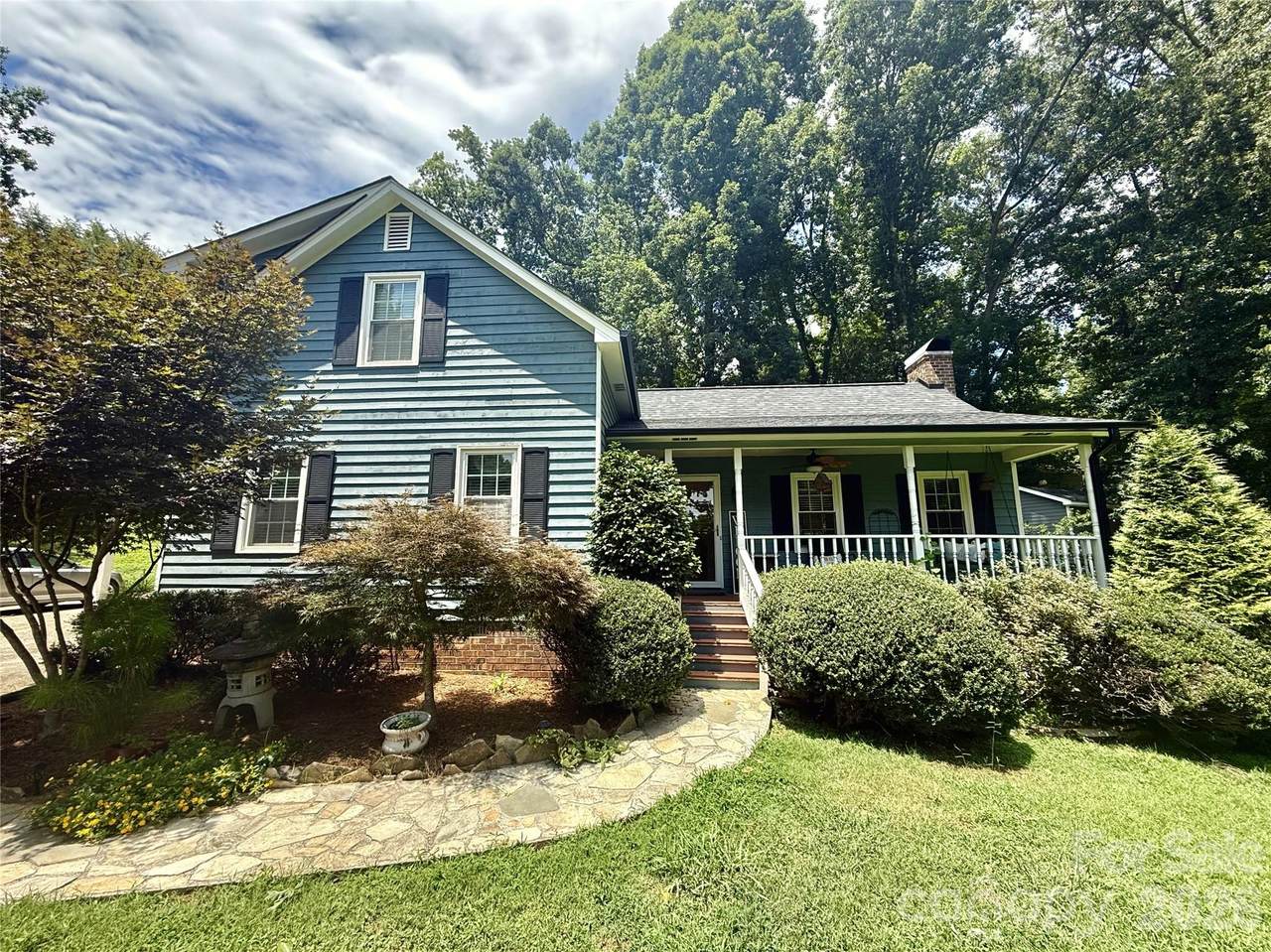 2600 Lakewood Drive - Photo 1