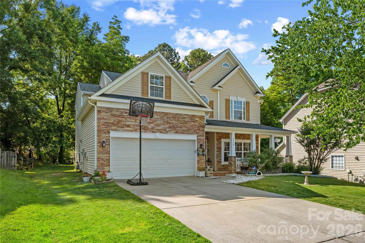 1518 Squirrel Lake Court - Photo 1