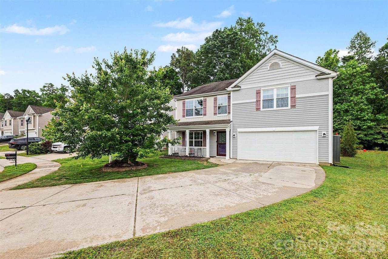 2301 Reid Pointe Avenue - Photo 1