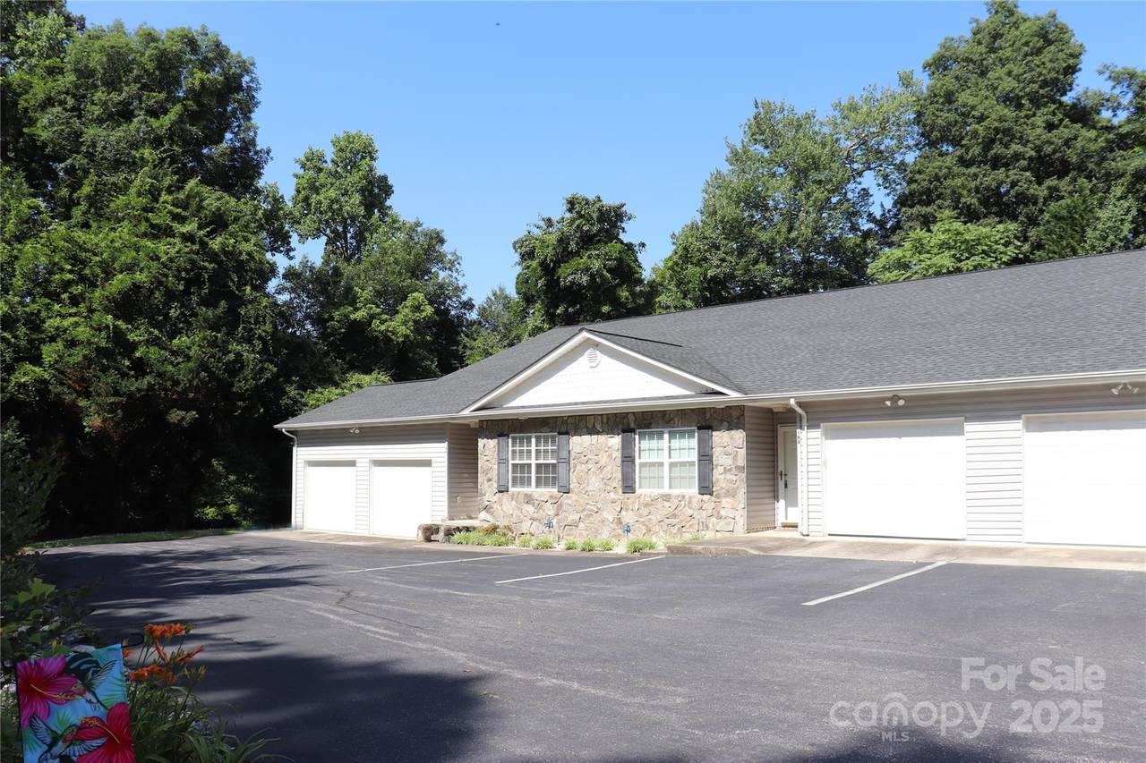 194 Jay Drive - Photo 1