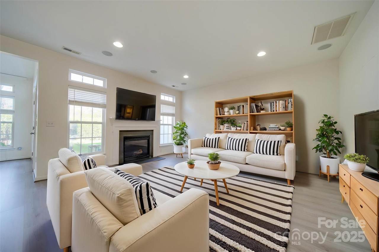 11628 Eastwind Drive - Photo 1