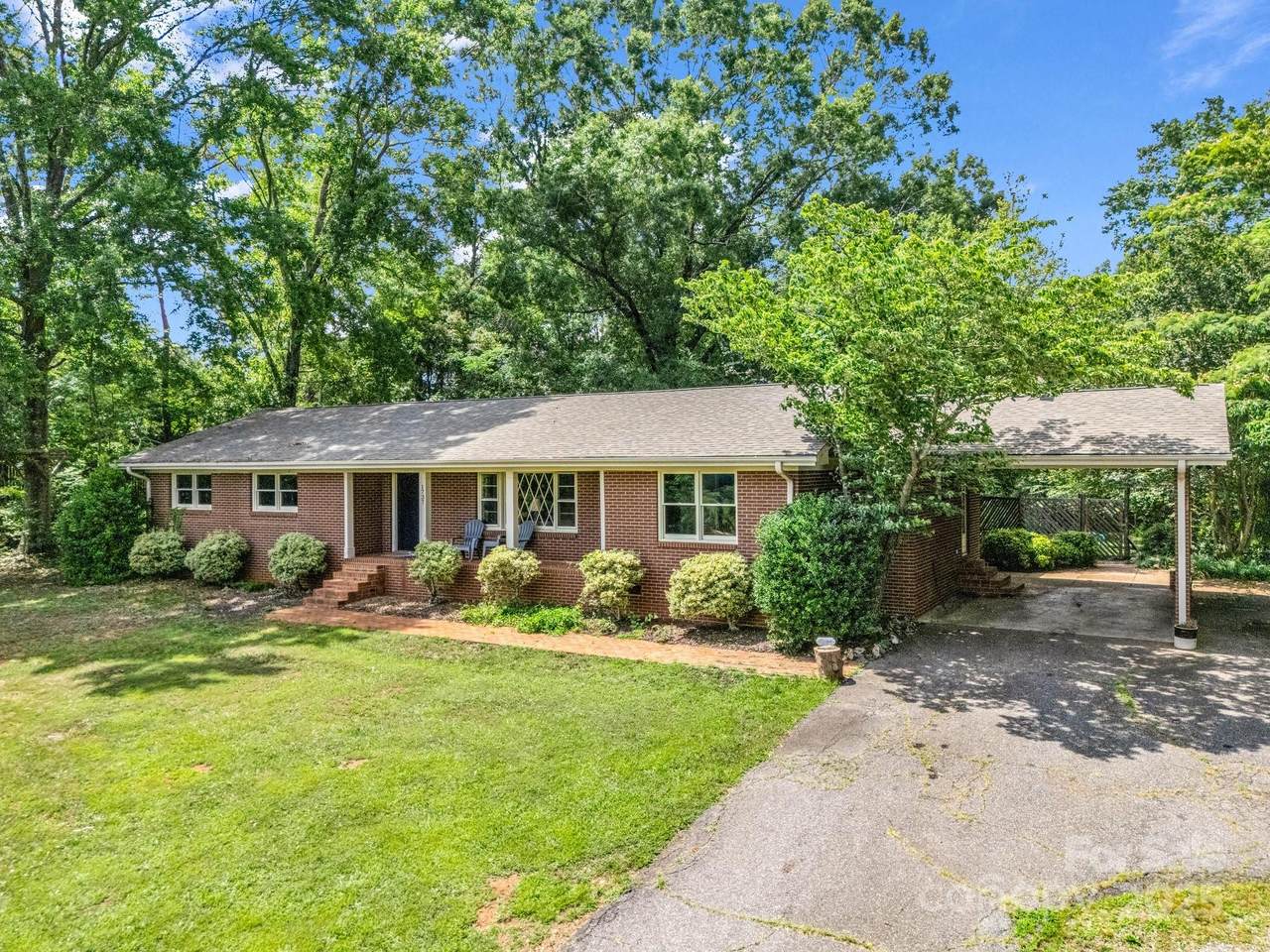 1737 Whitesides Road - Photo 1