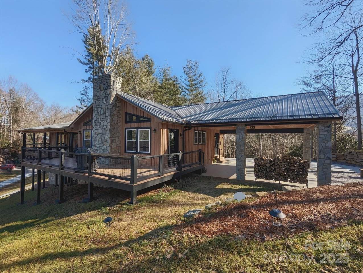 600 Pinewood Drive - Photo 1