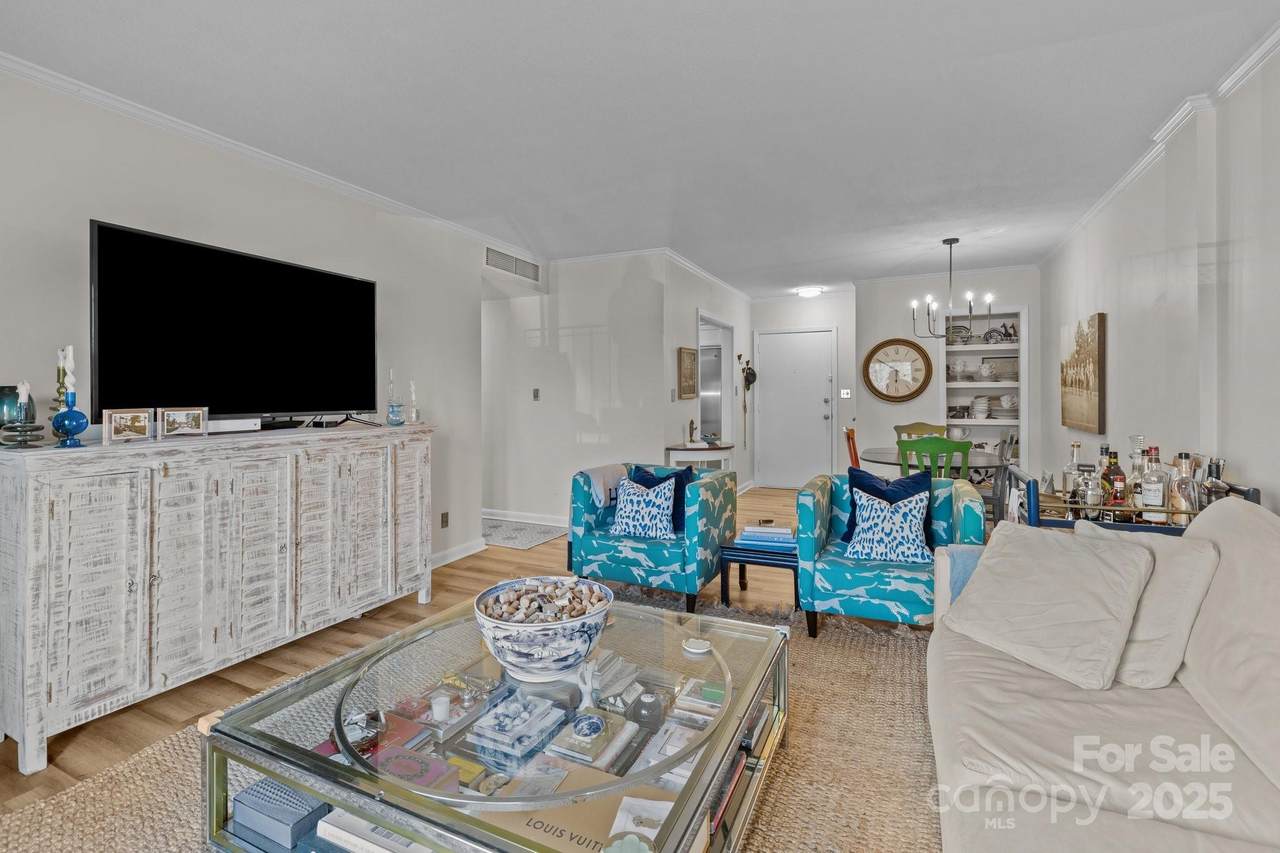 2503 Roswell Avenue - Photo 1