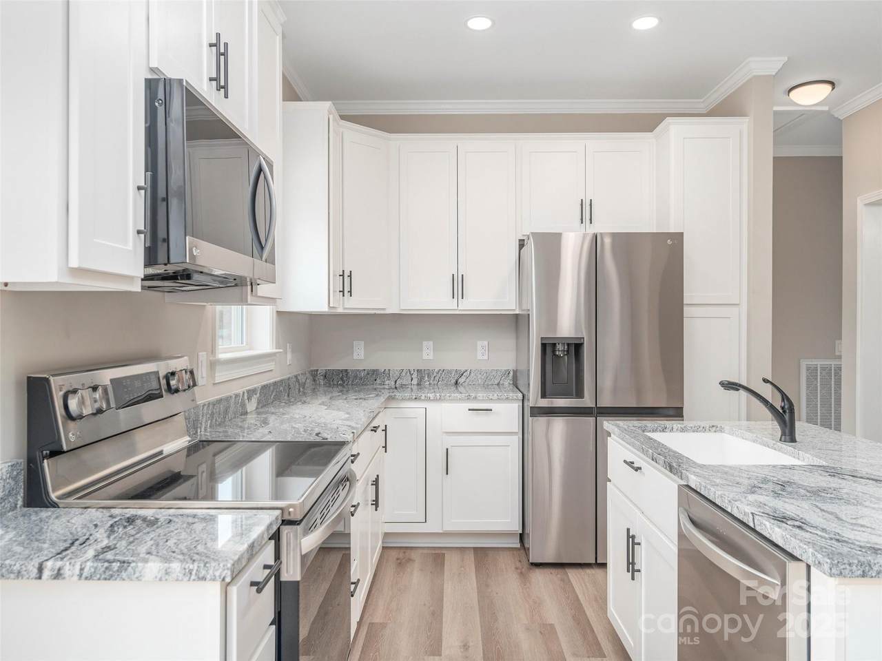 21 Kathy Drive - Photo 1