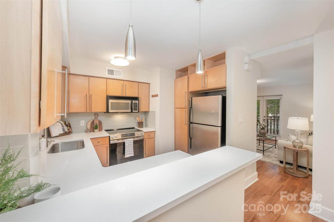 207 Dotger Avenue - Photo 1