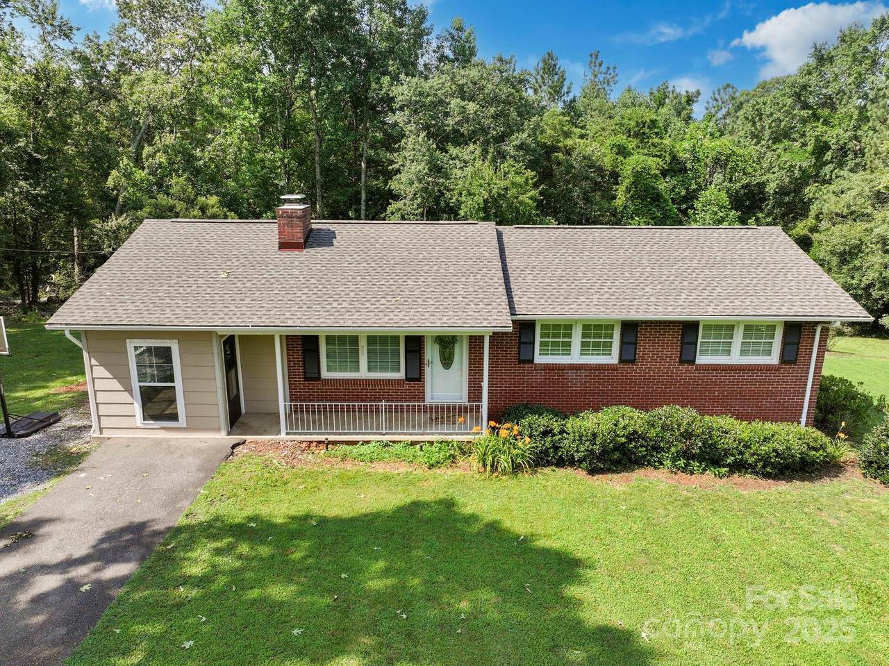 156 Eskimo Drive - Photo 1