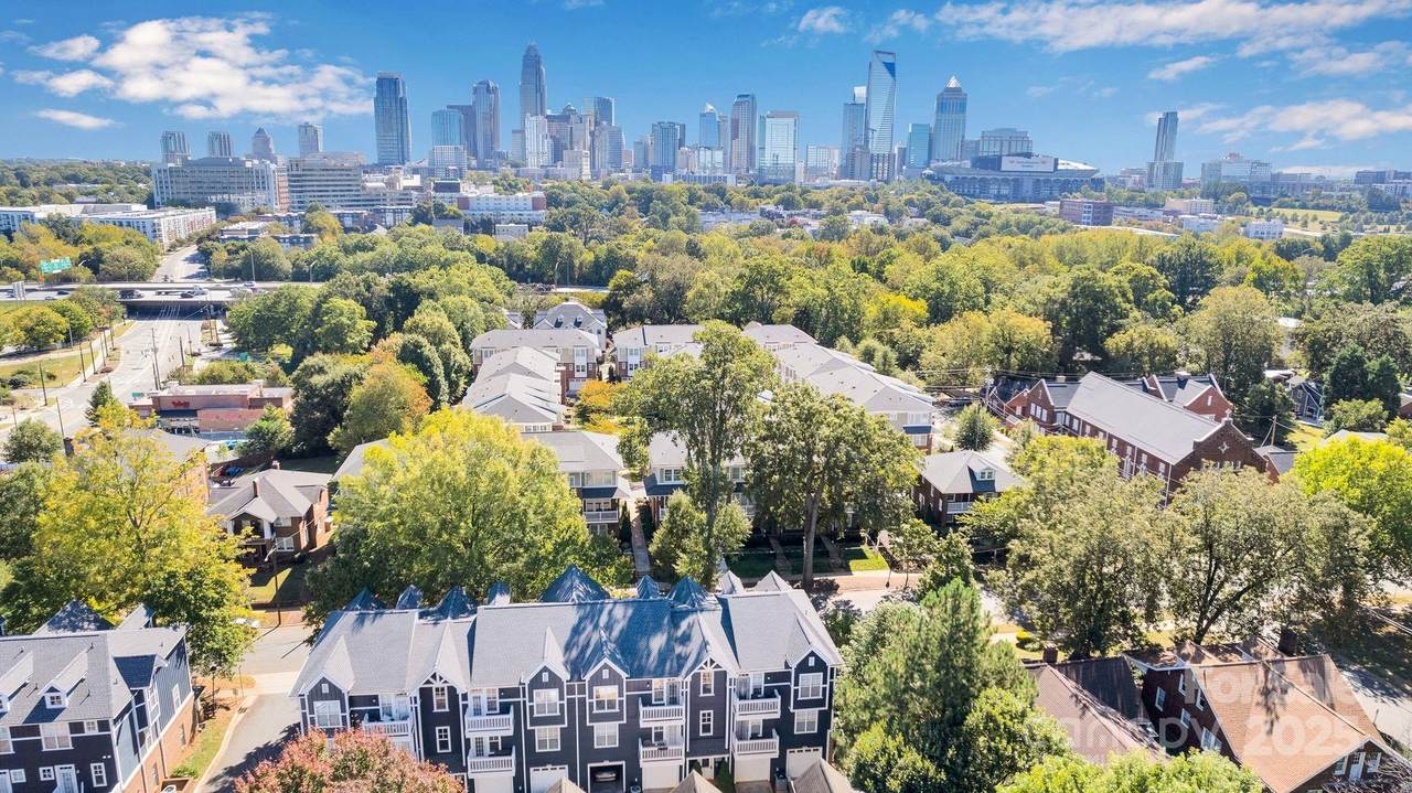 1525 Walnut View Drive - Photo 1