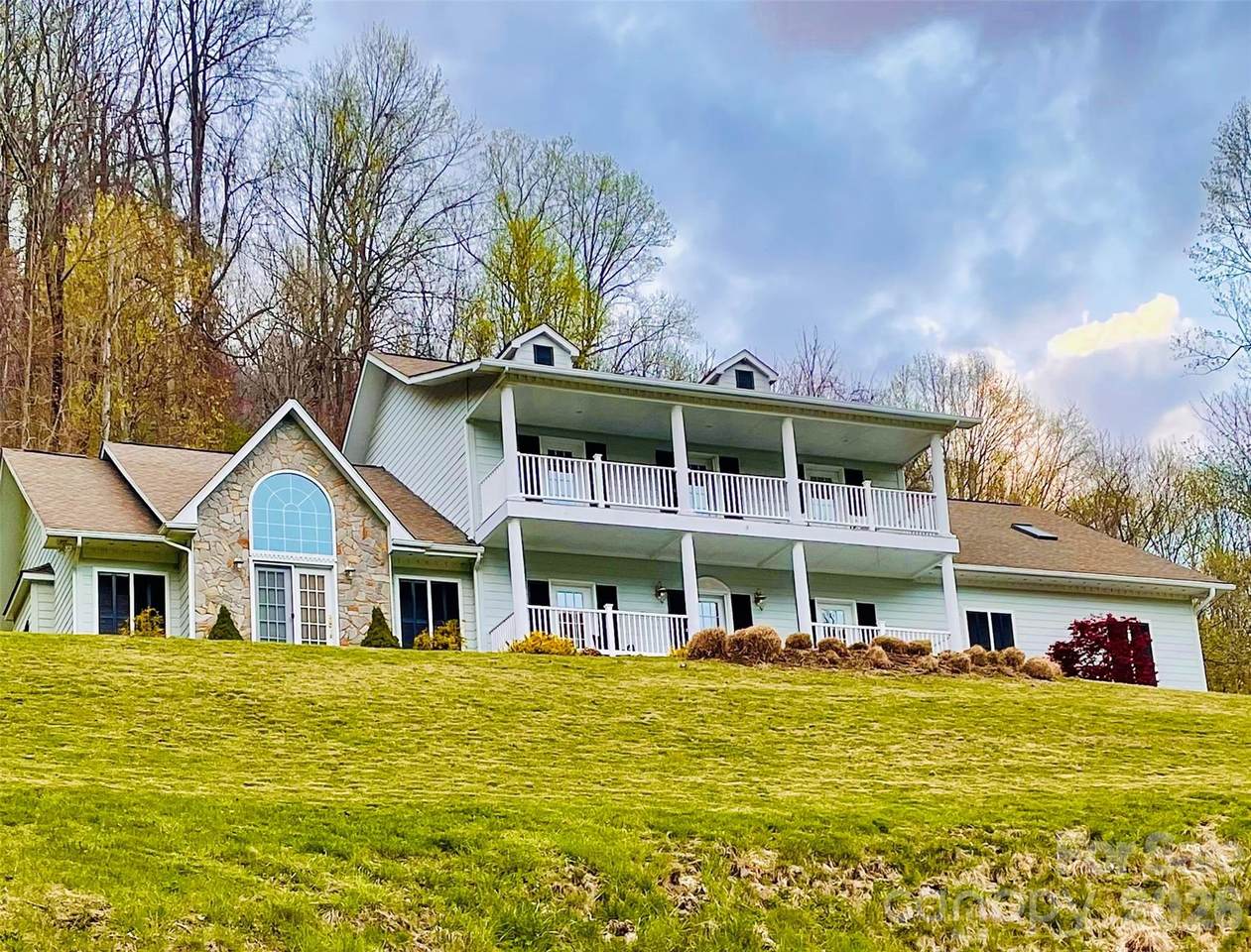 302 Davy Crockett Drive - Photo 1