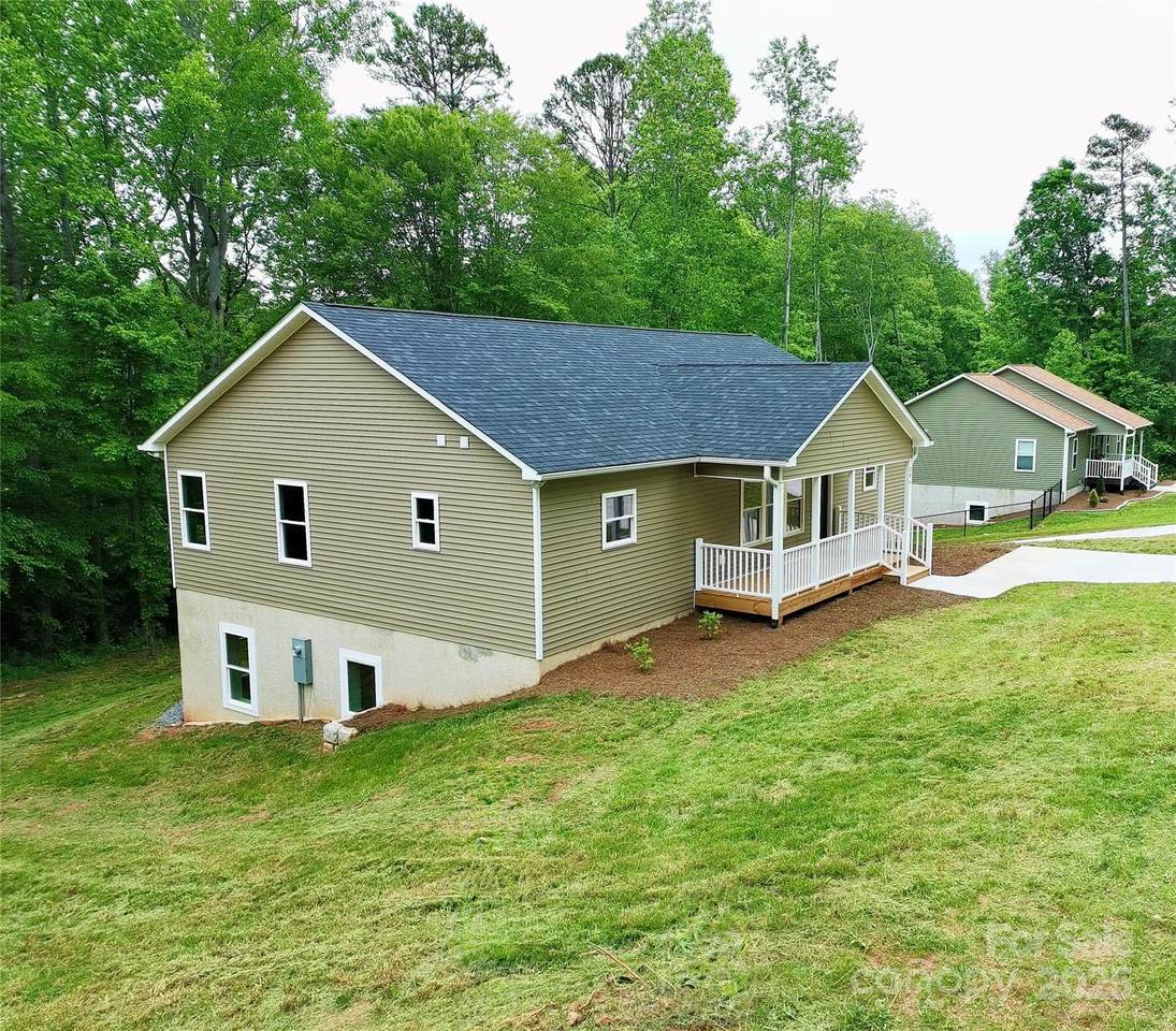 206 Fairway Drive - Photo 1