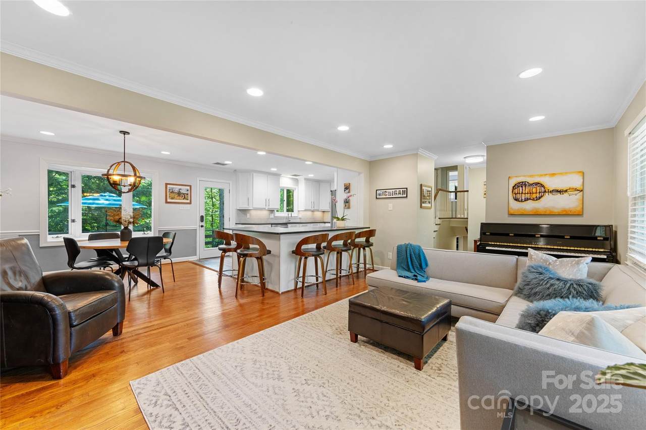 3329 Winnipeg Circle - Photo 1