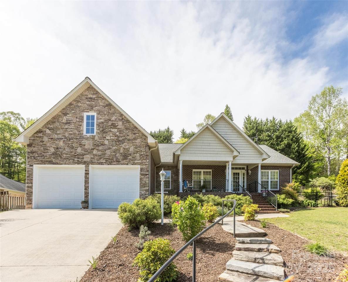 508 Yorktown Court - Photo 1