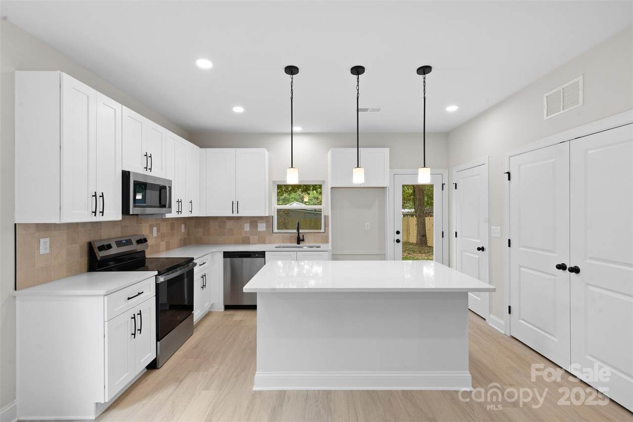 7813 Casa Loma Road - Photo 1