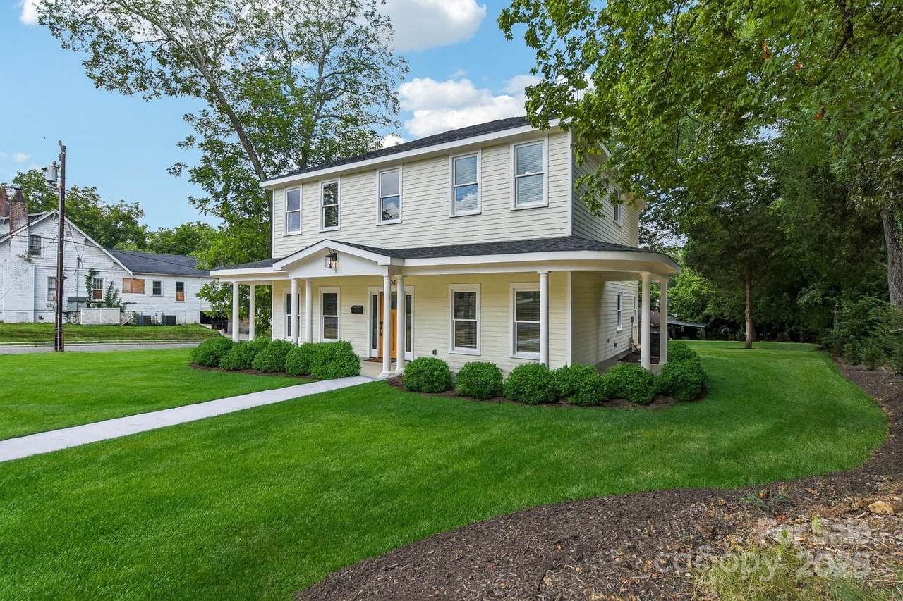 1008 Main Street - Photo 1