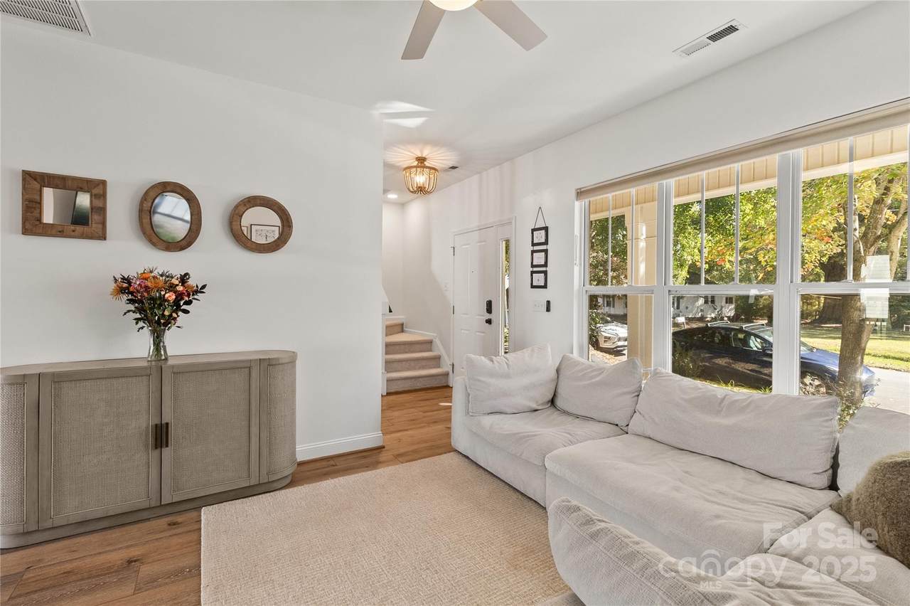 520 Catawba Avenue - Photo 1