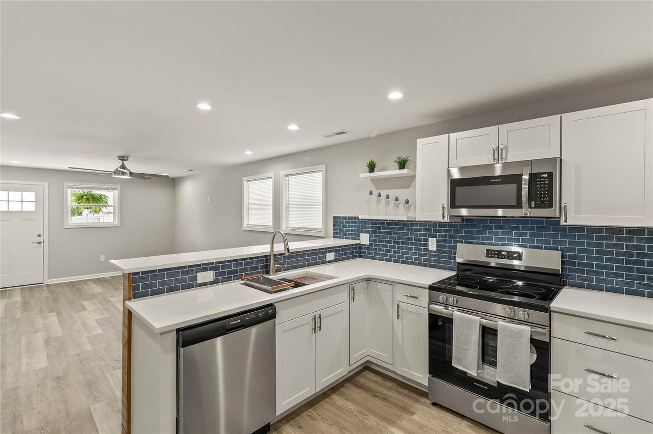 109 Poplar Street - Photo 1