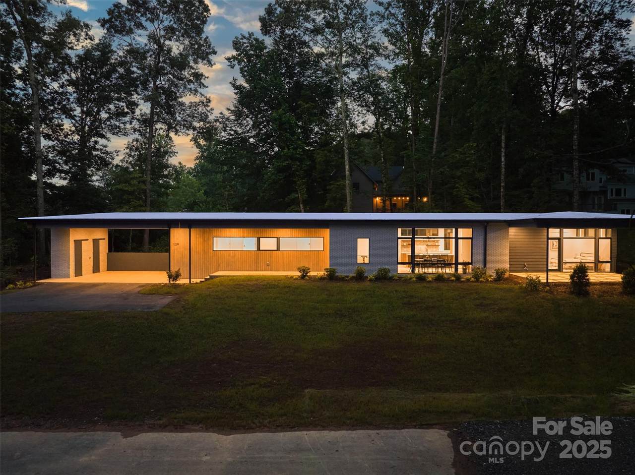 129 English Drive - Photo 1