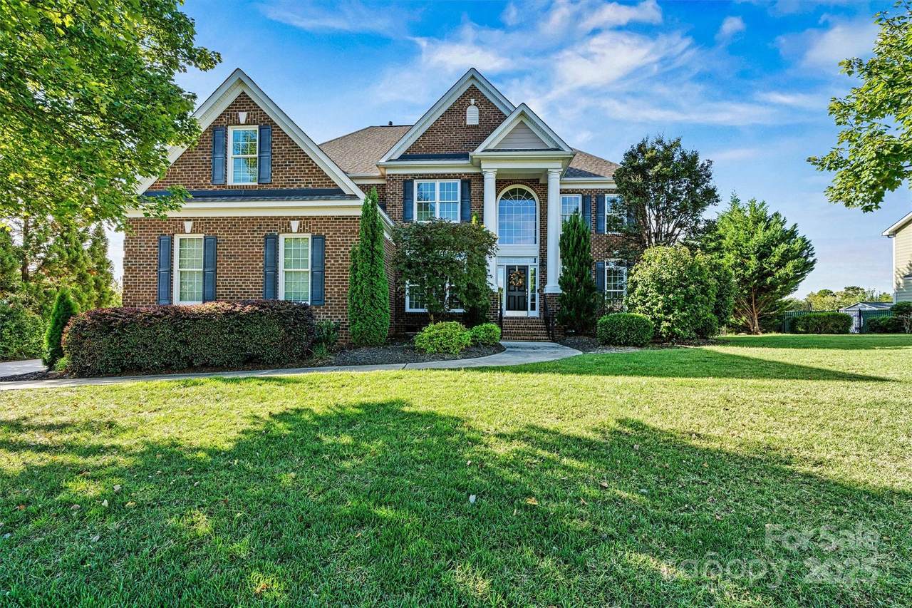 2576 Shanklin Lane - Photo 1