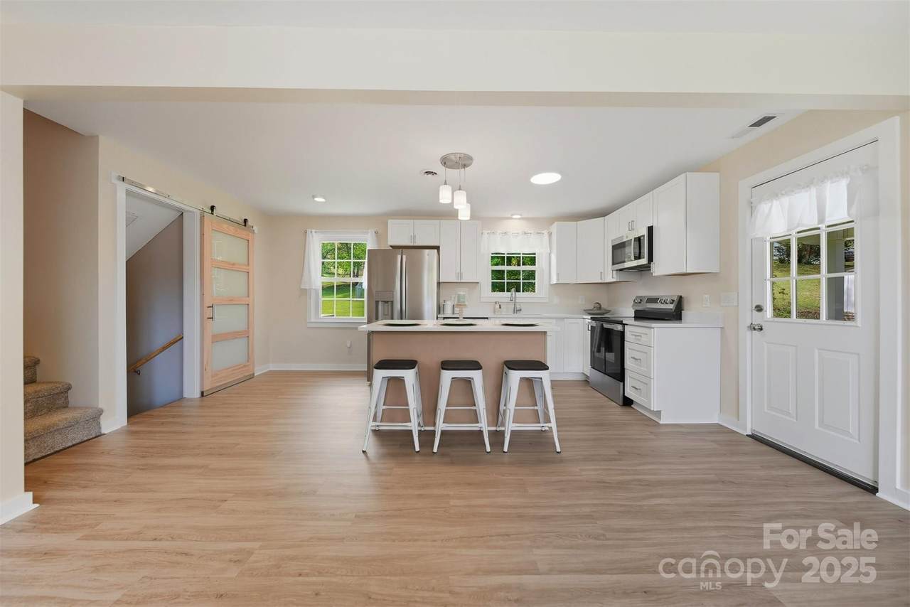 204 Shannonbrook Drive - Photo 1