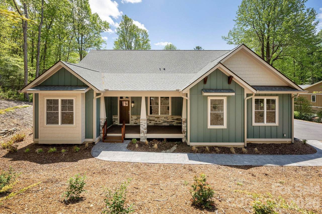 634 Hollybrook Drive - Photo 1