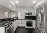 2445 Selwyn Avenue - Photo 19