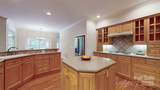 9101 Oak Bluff Court - Photo 14
