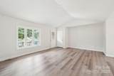 185 Hunters Point Drive - Photo 3