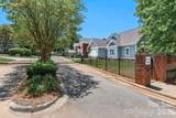 1061 The Glen Street - Photo 44