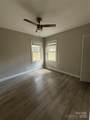 2560 Oakwood Avenue - Photo 11