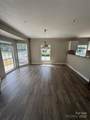 2560 Oakwood Avenue - Photo 5