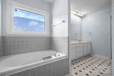 712 Painted Feather Lane - Photo 16