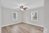 2414 Dickens Avenue - Photo 21