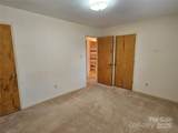 2486 Oxford Circle - Photo 13