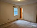 2486 Oxford Circle - Photo 14