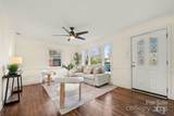 2218 Amesbury Avenue - Photo 3