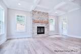 20392 Queens Street - Photo 8