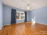 869 Sandburg Terrace - Photo 15