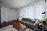 1642 Hawthorne Lane - Photo 4